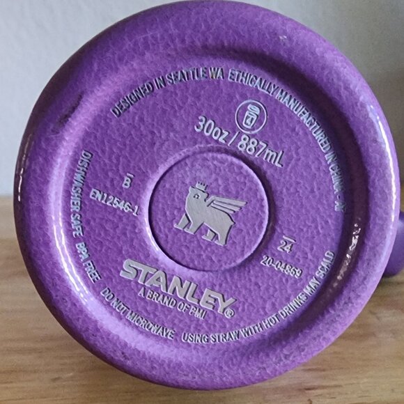 30oz Stanley Tumbler - Hammered Purple - Picture 2 of 4
